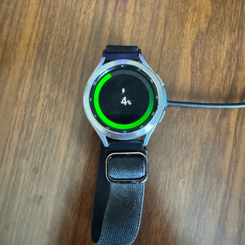 Samsung Galaxy 4 Smartwatch with Black Strap